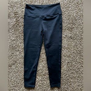 Black Yogipace Capri Leggings